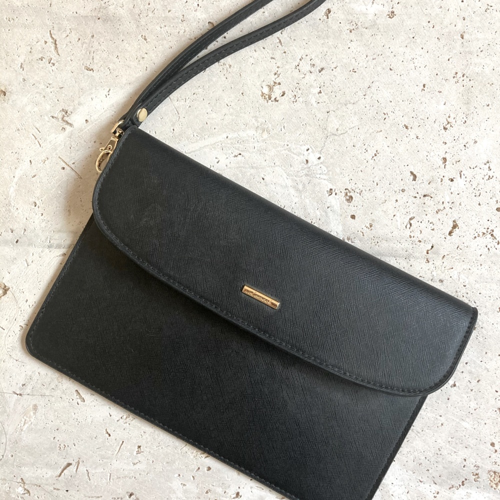 Black Lovevook Clutch